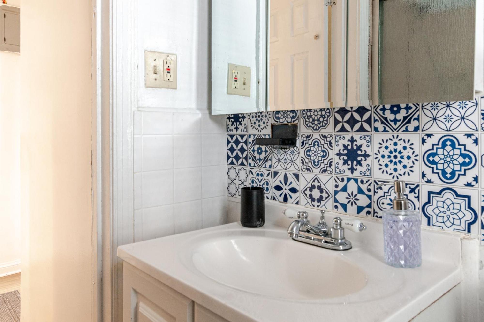 Bright & Cozy 2 Bedroom, 1 Bath, 2 Miles From White House Appartamento Washington